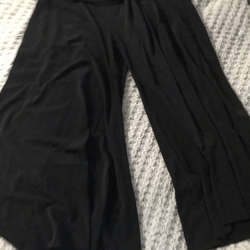 Arden B Black Cropped Ankle Pants